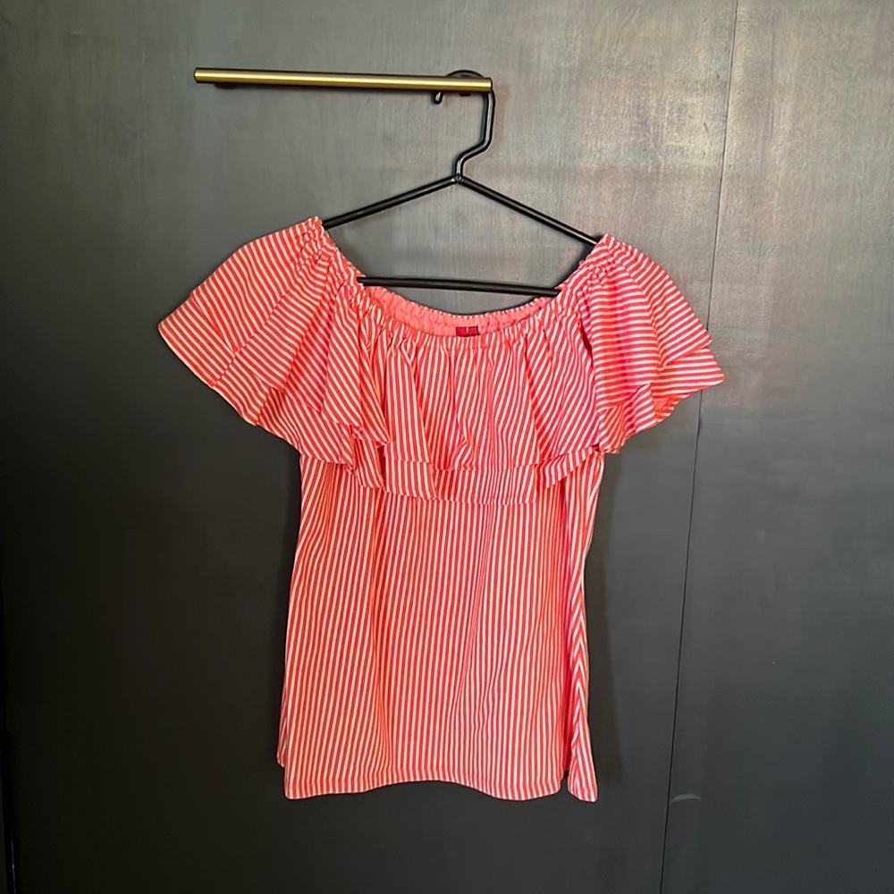 Off the shoulder, ruffle top.